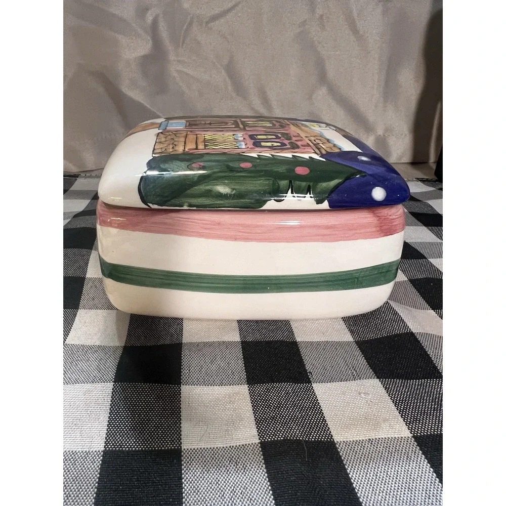 TRINKET BOX WITH COTTAGE AND TREES 4.75 x 4.75 x‎ 2.75 (1244)